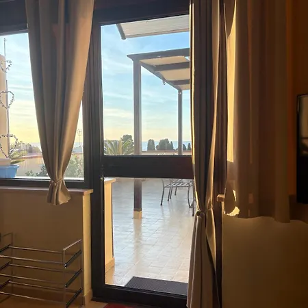 Terrazza Sabine טרופאה